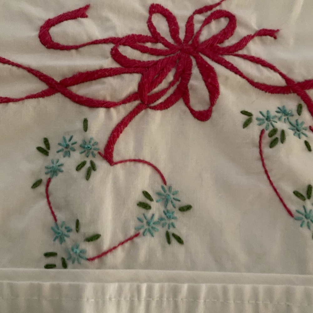 Hearts & Ribbons Embroidered Standard Pillowcase - Picture 10 of 10